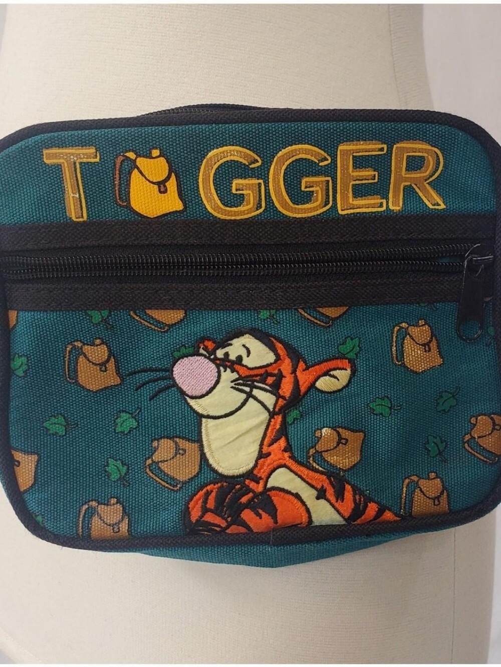 Vintage Disney 90s Rare Winnie the Pooh Tigger Sling Bag Crossbody